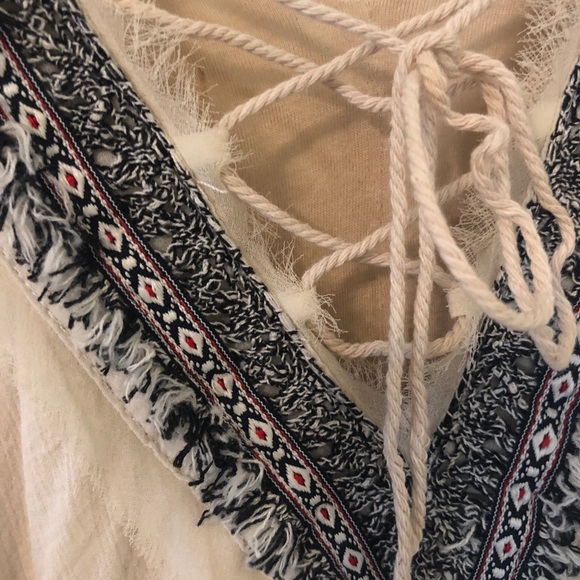 MISS ME Boho Embroidered V-Neck Sleeveless Tank - Picture 4 of 6